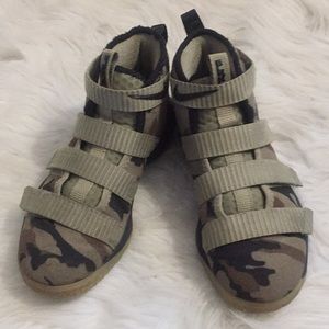 Lebron James Camo sneakers